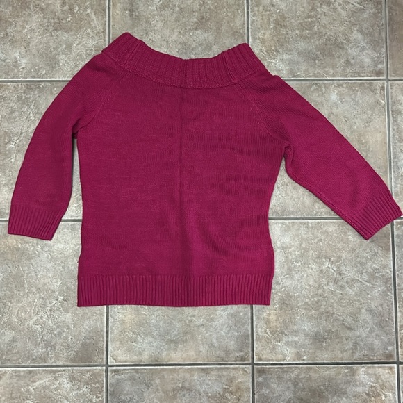 New York and Company Maroon Wide neck sweater Size Medium. - Picture 4 of 5